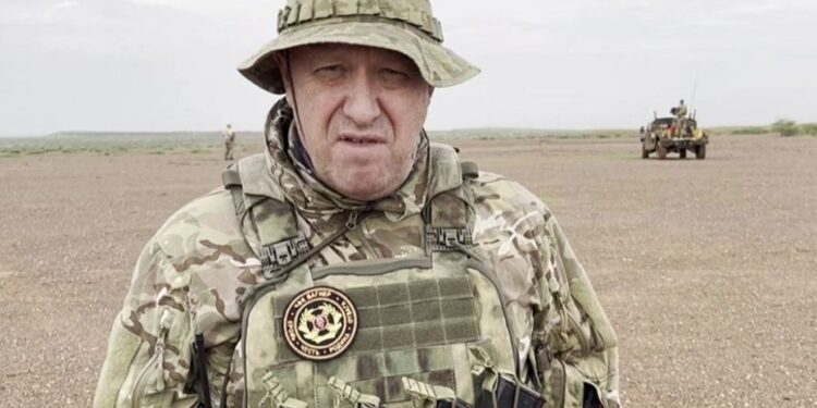 Avioni privat u përplas në veri të Moskës, autoriteti rus i Aviacionit konfirmon: Mes listës së pasagjerëve edhe emri i Prigozhin