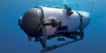 Shpërtheu në thellësi të oqeanit, kamerat mund të zbulojnë çfarë ndodhi me nëndetësen Titan