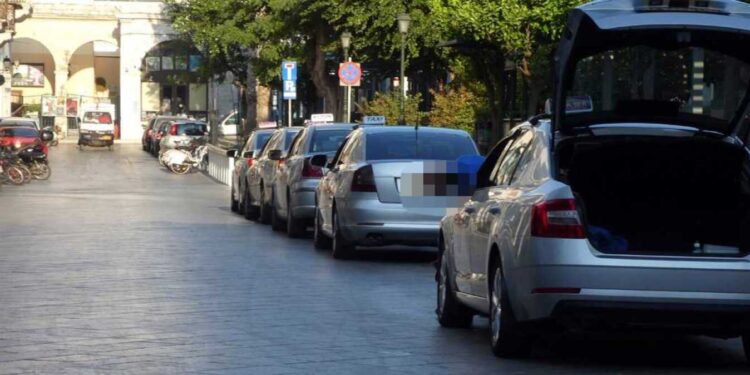 “Më preku në këmbë dhe gjoks”, shoferi i taksisë sulmon turisten
