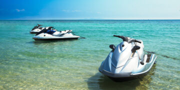 “Dy shokët nga tronditja dhanë dëshmi të rreme”, policia zbardh ngjarjen në Himarë ku u plagosën 2 adoleshentët: Po bënin manovra me jet ski