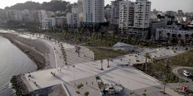 VOA: Durrësi, probleme nga ujërat e zeza