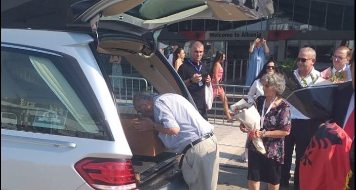 Ishte varrosur në Romë, kthehen në Atdhe eshtrat e ish-prefektit të Tiranës Qazim Mulleti