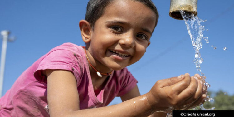 Paralajmërojnë studiuesit, bota po përballet me mungesën e ujit të pijshëm