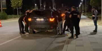 Dy mjete ua prenë rrugën dhe i grabitën, çfarë ndodhi pas mesnatës në aksin Laç – Fushë Krujë
