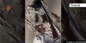 Parandalohet tragjedia në Tiranë, 59-vjeçari kërcënon me armë të vëllain për pronat