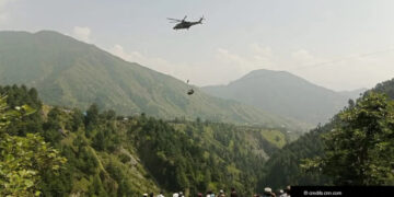 Tmerr në lartësi, shpëtohen pas 14 orësh 6 fëmijët dhe 2 mësuesit e mbetur në teleferik