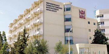 “Më dhunuan babai dhe njerka”, 12-vjeçari shqiptar shkon në spital me plagë, policia nis hetimet