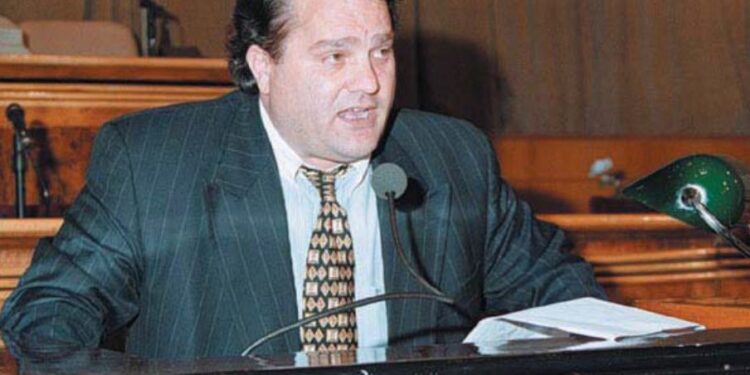 25 vjet nga vrasja e Azem Hajdarit, homazhe në nderim të tij