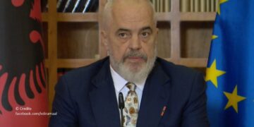 Rama i indinjuar me Vuçiçin: Shkuan shpallën Ditë Zie për të nderuar pjesëtarët e grupit kriminal, BE t’i dënojë