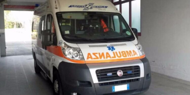 Sherr me gruan, 39-vjeçari rrëzohet dhe godet kokën në trotuar, humb jetën