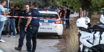 Mediat greke japin informacionet e para: Dy skenarët që po hetohen për masakrën me 6 shqiptarë të vrarë