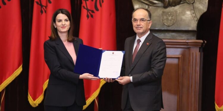 U betua sot në Presidencë, ministrja e re e Shëndetësisë: Do vazhdojmë me ndryshimet e mëdha në këtë sektor