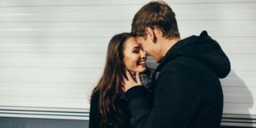 Shenjat astrologjike më strikte dhe ato më të liberalet në një lidhje