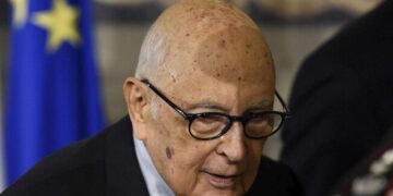 Italia mban frymën, përkeqësohet gjendja e ish-presidentit