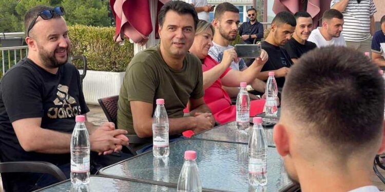 Basha takim me të rinjtë e Krujës: E ardhmja e vendit, duhet punuar pa humbur kohë për mirëqenien e tyre
