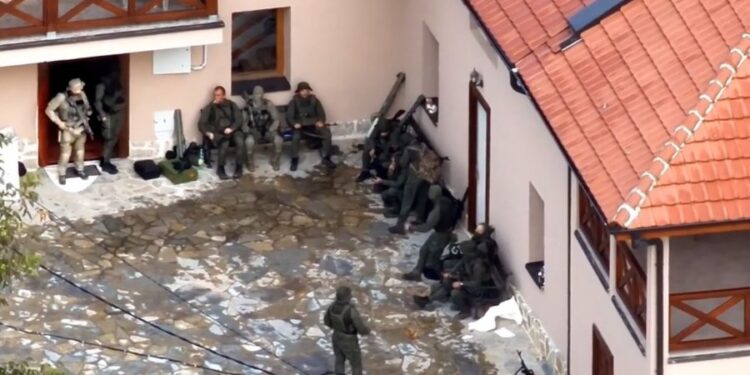 Sulmi në Banjskë, autoritetet e Kosovës i dorëzojnë Serbisë trupat e tre terroristëve