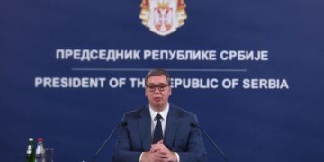 “Serbia nuk do luftë”, Vuçiç tërhiqet pas paralajmërimit të ndërkombëtarëve: Ushtria nuk do hyjë në Kosovë