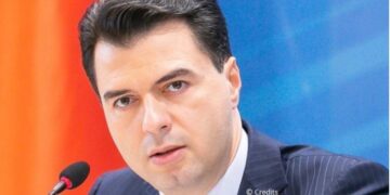 Basha nderon ditën e zisë për policin e vrarë: Dëshmori më i ri në altarin e heronjve të Kosovës sovrane