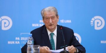 Nëse SPAK urdhëron policinë tu shoqërojë, do bëni rezistencë? Ja si përgjigjet Sali Berisha