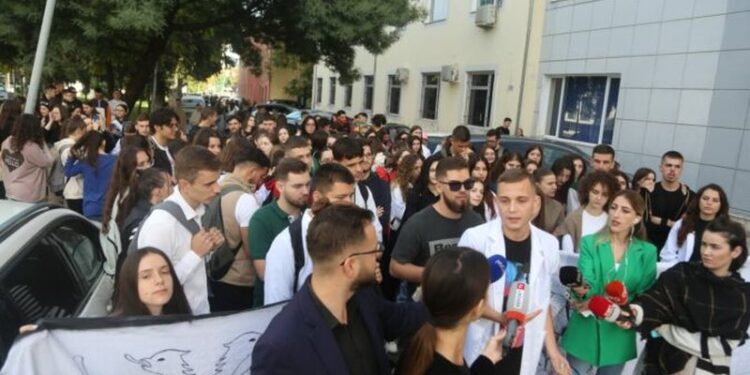 Vijon bojkoti i mësimit, studentët e Mjekësisë sërish në protestë