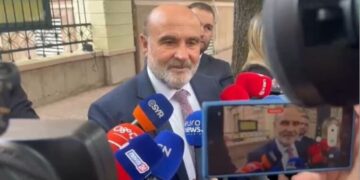 Gati përjashtimi i 7 deputetëve, Sinaj thotë se grushti i Nallbatit nuk ishte për të