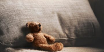 Nëna i pret kokën fëmijës 5-vjeçar dhe e ha, deklarata e saj shokon policët (FOTO)