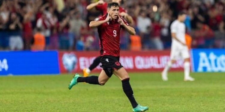 ‘Goooool’, Jasir Asani shënon sërish, “digjet” Air Albania