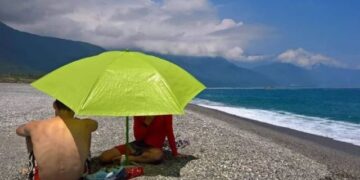 Turistët nuk i ndahen detit, Vlora mbetet e frekuentuar nga të huajt