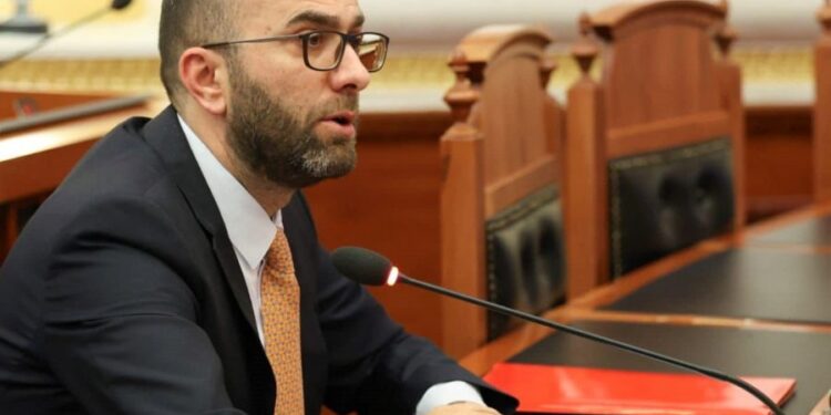Samiti i Procesit të Berlinit, Bardhi: Me rëndësi strategjike për vendin, por qeveria të heqë dorë nga nisma e rrezikshme Rama-Vuçiç