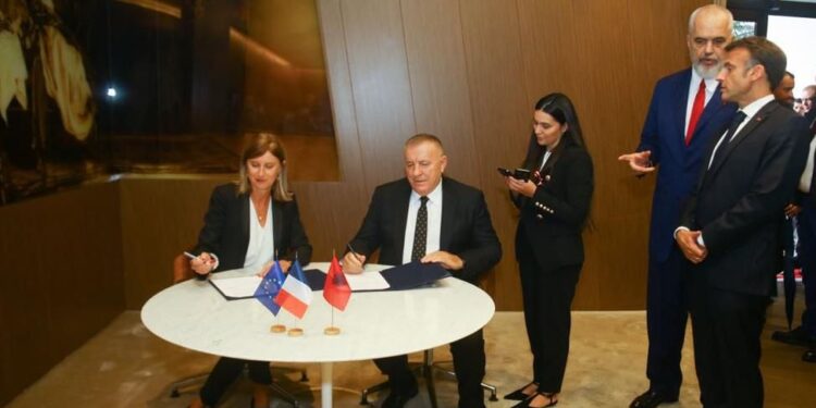 Macron dhe Rama ‘bekojnë’ marrëveshjen e re! ‘Kastrati Group’ sjell në Shqipëri gjigantin francez “Lagardère”