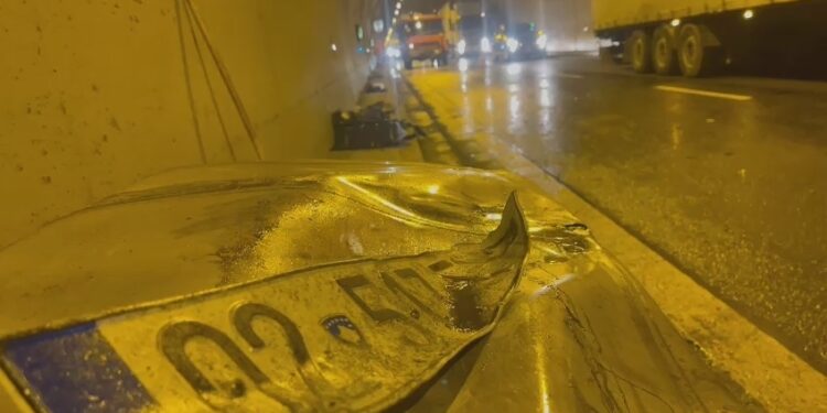Aksidenti në Tunelin e Kalimashit, policia jep detaje: Dy të vdekur dhe tre të lënduar
