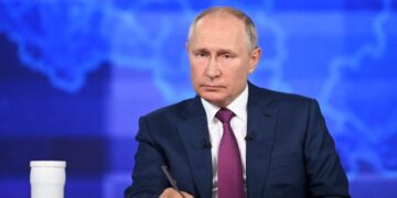 Pas 20 muaj luftë në Ukrainë, Putin bën veprimin që askush se priste