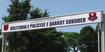 E rëndë, dy burra humbin jetën në Shkodër, njëri bie nga ballkoni, tjetri gjendet i vdekur në rrugë