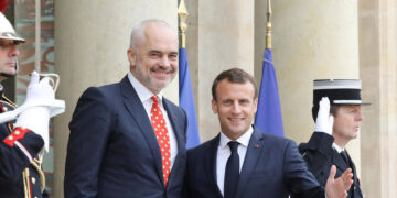 BE i “vë vulën”: Nuk ka pezullim të liberalizimit të vizave për Kosovën