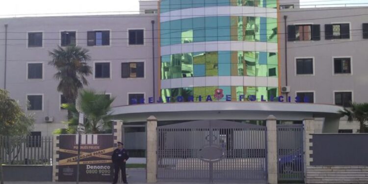 E rëndë, bie në kontakt me energjinë elektrike humb jetën marinari 18-vjeçar në Durrës