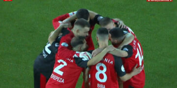 Shqipëria bën debutimin historik në Botërorin e Minifutbollit, kuqezinjtë munden në ndeshjen e parë