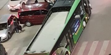 Autobuzi aksidentohet në kryeqytet, zbardhen detajet e para (FOTO)