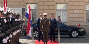 Rama në Zagreb, pritet me ceremoni zyrtare nga kryeministri kroat Plenković
