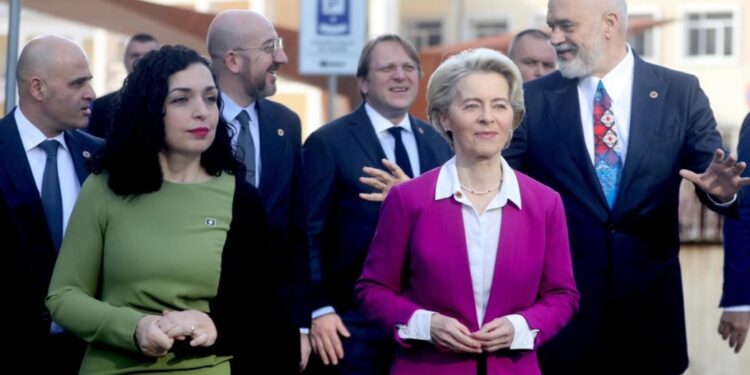 Rama e nis ditën me lajmin e mirë: Çmimet e “Roaming” mes Europës dhe Ballkanit janë ulur mesatarisht deri 99%