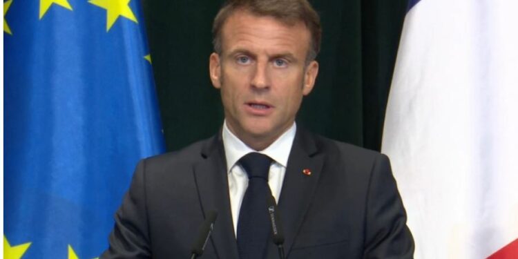 Macron thirrje Serbisë nga Tirana: Është përgjegjësia e Vuçiçit që të dënojë sulmet e 24 shtatorit!