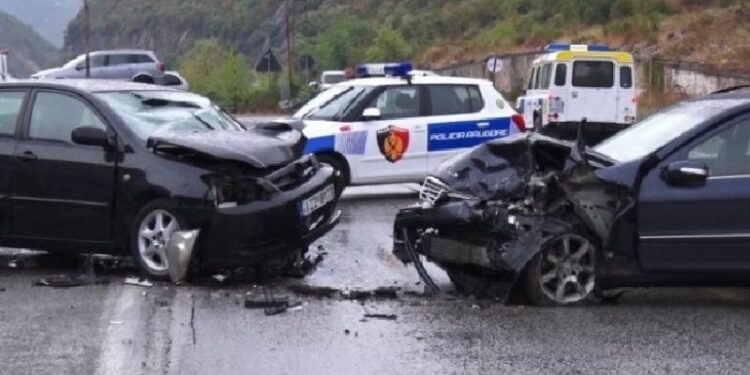 “Infrastruktura e ngushtë dhe mos zbatimi i rregullave të qarkullimit”, eksperti i sigurisë zbulon se cilat janë akset rrugore me rrezikshmëri më të lartë në Shqipëri