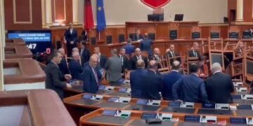 “Kur flas unë pusho!”, Berisha debat të ashpër me Balllën: Shërbëtor i shpifur, fundërrinë njerëzore