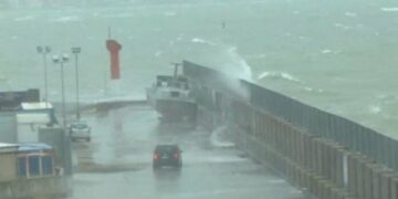 Moti i keq ‘pushton’ Shqipërinë, Drejtoria e Përgjithshme Detare del me njoftimin e rëndësishëm