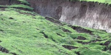 Moti i keq në Qarkun e Dibrës, rrëshqitje dherash në rrugën Klos-Qafë Buall, ja si paraqitet situata