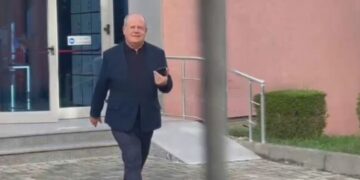 “Nuk ka lajm”, ish-kryebashkiaku i Fierit del nga SPAK, komenti për gazetarët