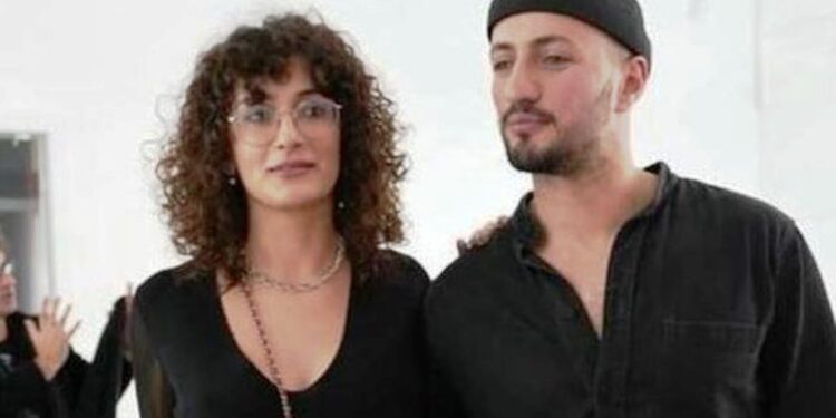 Kristi del për herë të parë publikisht me të dashurën