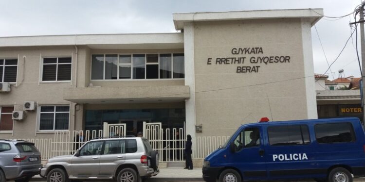 Është sharë,kërcënuar e kanosur me fjalë nga një shtetas Prokurori i Rrethit të Beratit