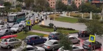 Jo vetëm përmbytje! Trafik i rënduar në zonën e Zogut të Zi në Tiranë