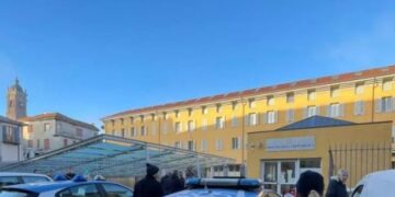 “Dua drejtësi”, shqiptari tenton t’i vërë flakën prokurorisë