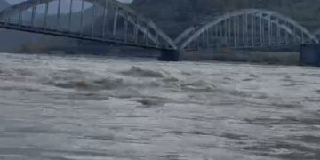 Monument kulture, prurjet e Lumit Fan dhe Mat rrezikojnë shembjen e Urës së Zogut